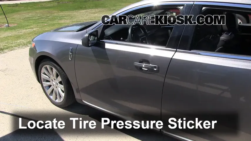 2011 Lincoln MKS 3.7L V6 Tires & Wheels Check Tire Pressure